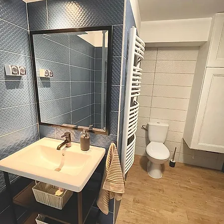 Blue Mirror Budapešť